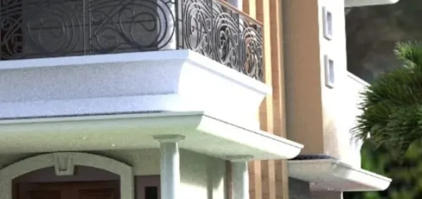 Detail balkon dengan pagar besi tempa dan kolom bulat pada rumah klasik